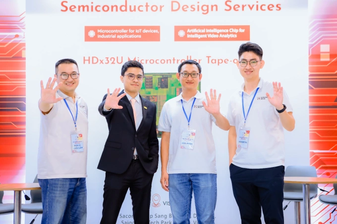 Đội ngũ Hyphen Deux tham gia sự kiện Innovate Vietnam 2025. Ảnh: Hyphen Deux