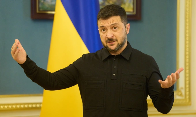 Ông Zelensky phát biểu trong cuộc họp báo ở Kiev hôm 27/9. Ảnh: AP