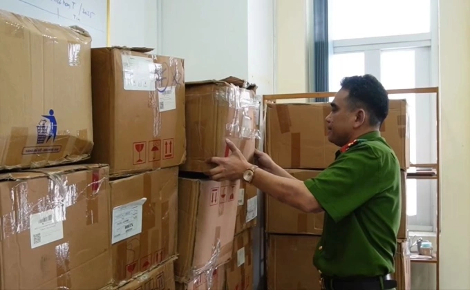 Cơ quan điều tra thu giữ các sản phẩm vi phạm pháp luật liên quan Ngân 98. Ảnh: Công an TP HCM