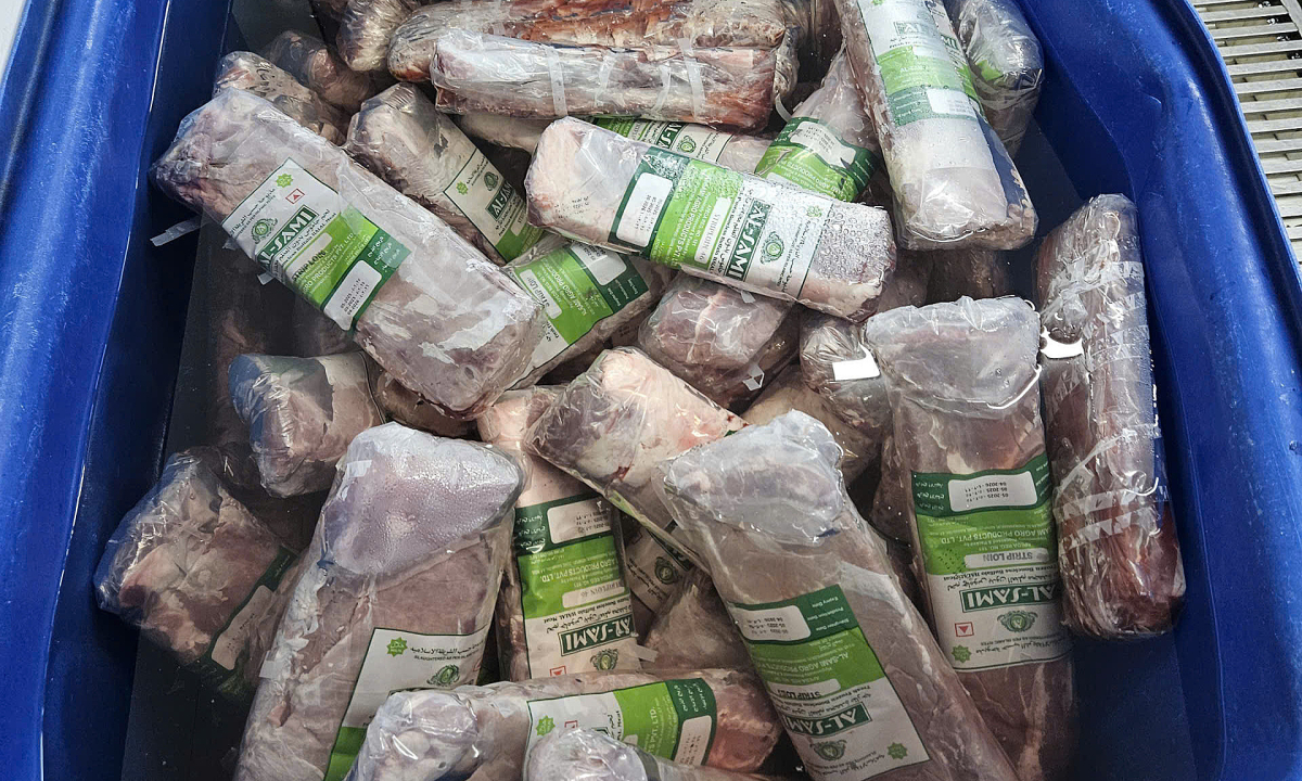 Bơm tinh chất tạo vân mỡ 'phù phép' 14 tấn thịt trâu thành thịt bò Nhật WAGYU