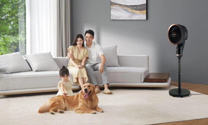 Quạt thông minh Kosmen Eco với gam màu đen tối giản. Ảnh: Kosmen