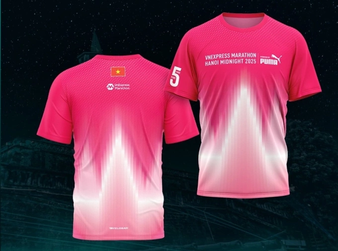 Áo thi đấu mang sắc hồng của VM Hanoi Midnight 2025. Ảnh: VnExpress Marathon