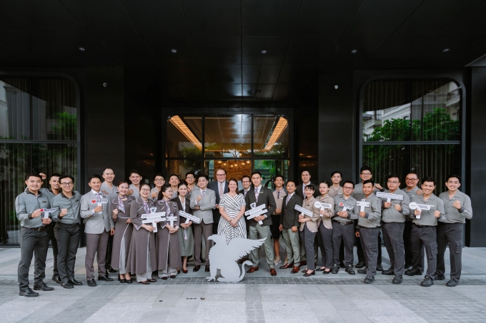 Đồng hành cùng cư dân là đội ngũ quản gia Marriott cùng chuỗi dịch vụ cá nhân hóa hỗ trợ gia chủ bất cứ khi nào. Ảnh: Masterise Homes