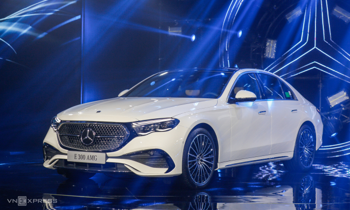 Mercedes E 300 AMG giá 3,209 tỷ đồng chào thị trường Việt Nam ngày 16/10. Ảnh: Lương Dũng