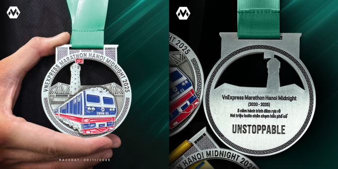Hai mặt huy chương VnExpress Marathon Hanoi Midnight 2025. Ảnh: VnExpress Marathon