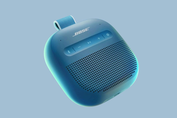 Loa di động Bose SoundLink Micro 2, phiên bản màu xanh. Ảnh: Bose