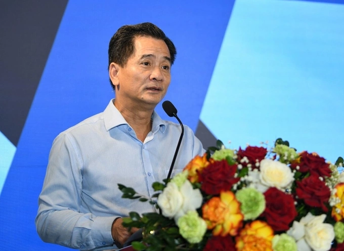 Ông Nguyễn Văn Đính, Chủ tịch Hội Môi giới bất động sản Việt Nam, phát biểu tại tọa đàm chiều 17/10. Ảnh: The Leader