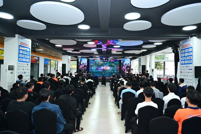 Đông đảo khán giả tới theo dõi, cổ vũ trận đấu. Ảnh: Visa VMC Winter 2025
