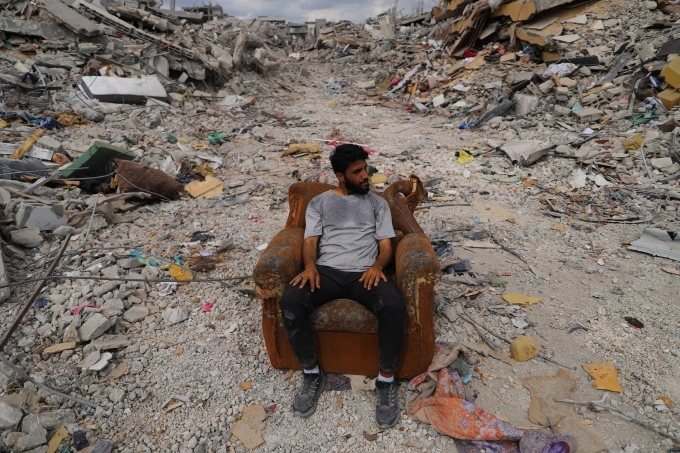 Người dân Palestine trở về khu vực al-Gabari, Gaza City, Gaza ngày 18/10. Ảnh: AFP