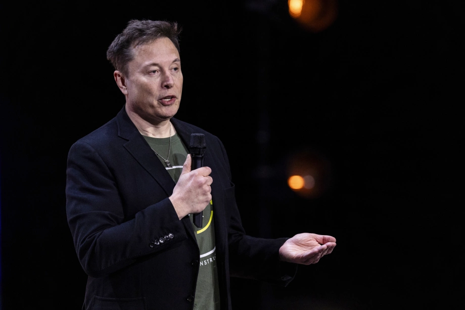 Elon Musk thách thức Andrej Karpathy đấu trí với AI Grok 5