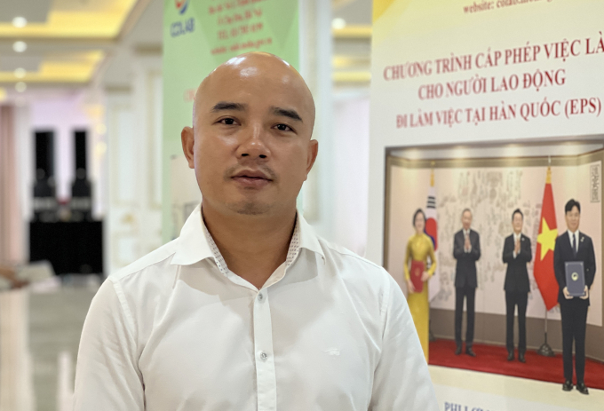 Anh Phan Anh Vũ, lao động từng đi làm việc tại Hàn Quốc theo Chương trình EPS nay về nước lập nghiệp, mở công ty chuyên về thương mại dịch vụ. Ảnh: Hồng Chiêu