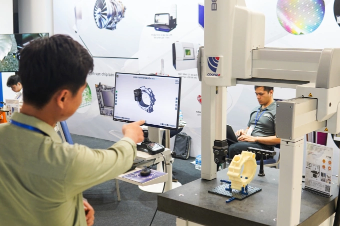 Một thiết bị đo xuất xứ châu Âu được trưng bày tại Triển lãm Đổi mới sáng tạo VIIE 2025, tháng 10/2025. Ảnh: Lưu Quý