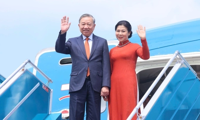 Tổng Bí thư Tô Lâm và phu nhân lên đường thăm Phần Lan hôm nay. Ảnh: TTXVN
