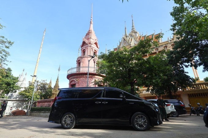 Đội điều tra của Hàn Quốc đến thủ đô Phnom Penh, Campuchia, ngày 20/10. Ảnh: Yonhap