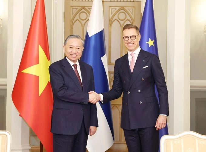 Tổng Bí thư Tô Lâm và Tổng thống Phần Lan Alexander Stubb sau các lễ ký kết các văn kiện hợp tác ngày 21/10. Ảnh: TTXVN