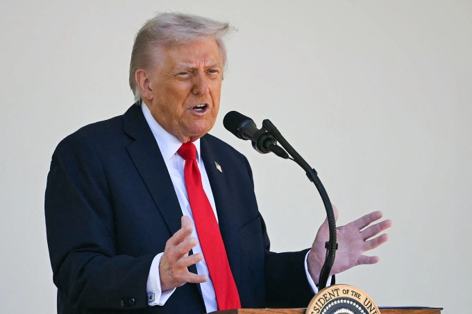 Tổng thống Mỹ Donald Trump phát biểu tại Vườn Hồng, Nhà Trắng ngày 21/10. Ảnh: AFP