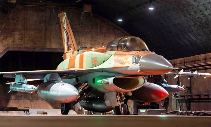Tiêm kích F-16 của Israel tại căn cứ trong ảnh công bố ngày 24/6. Ảnh: IDF