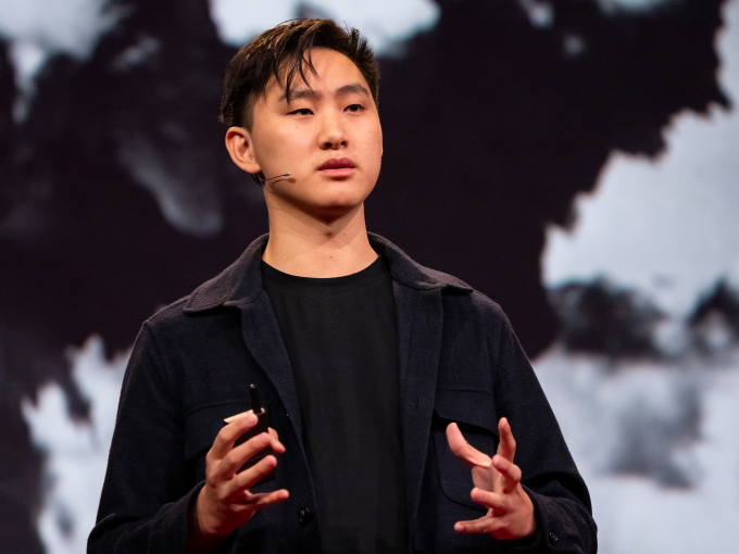 Alexandr Wang, Giám đốc AI của Meta và là người phụ trách Meta Superintelligence Labs. Ảnh: TED