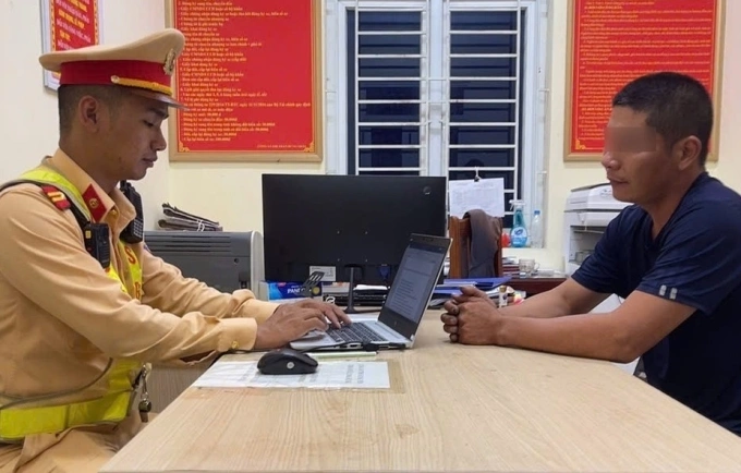 Nam tài xế tại cơ quan công an. Ảnh: Cục CSGT