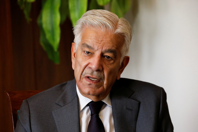Bộ trưởng Quốc phòng Pakistan Khawaja Muhammad Asif tại Islamabad ngày 20/10. Ảnh: Reuters
