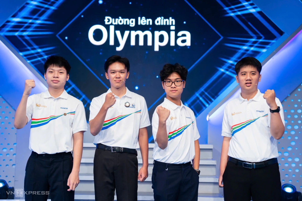Bốn nam sinh trước trận chung kết Đường lên đỉnh Olympia 2025. Ảnh: Tùng Đinh