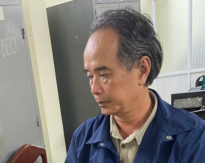 Người đàn ông hành hung tài xế tại cơ quan điều tra. Ảnh: Công an tỉnh Khánh Hòa