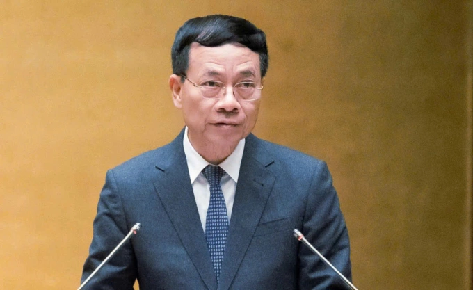 Bộ trưởng Bộ Khoa học và Công nghệ Nguyễn Mạnh Hùng trình dự thảo luật tại Quốc hội chiều 27/10. Ảnh: Cổng TTĐT Quốc hội