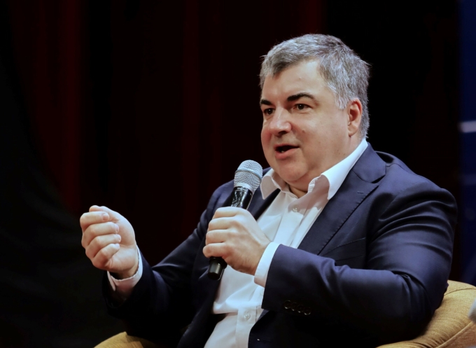 GS. Novoselov, một trong những thành viên tham gia Hội đồng giải thưởng VinFuture từ mùa đầu tiên. Ảnh: VFP