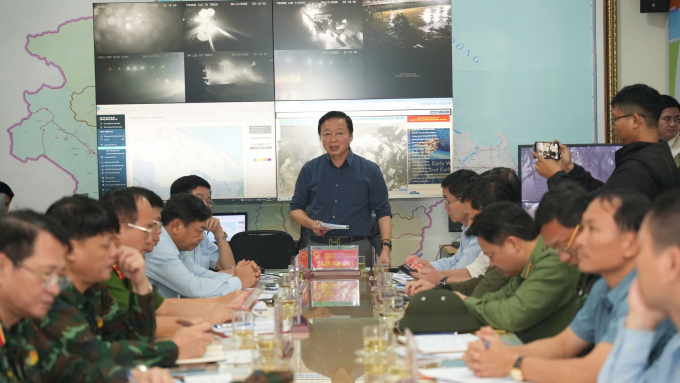 Phó thủ tướng Trần Hồng Hạ làm việc với TP Huế. Ảnh: Ngọc Minh