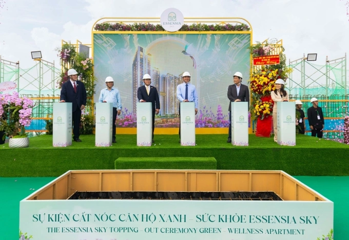 Lễ cất nóc dự án, sáng 28/10. Ảnh: Phú Long