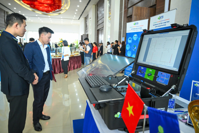 Sản phẩm công nghệ Việt được trưng bày tại Tuần lễ số quốc tế Việt Nam 2025. Ảnh: Giang Huy
