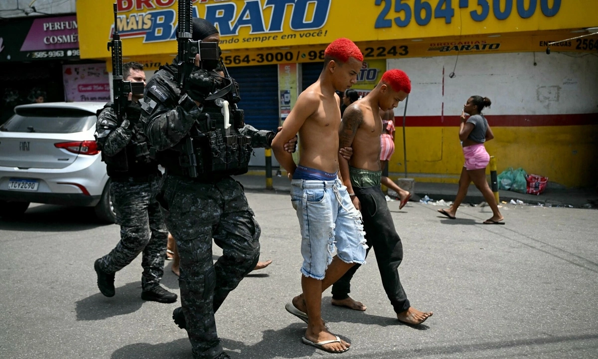 Cảnh sát, binh sĩ Brazil đột kích băng đảng, bắn chết 60 tay súng