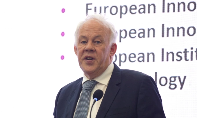 Ông Neville Reeve phát biểu tại sự kiện. Ảnh: Lưu Quý