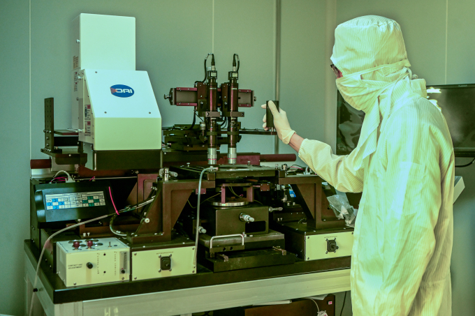 Phòng sạch, Trung tâm Nano và Năng lượng, trường Đại học Khoa học Tự nhiên, Đại học Quốc gia Hà Nội, nơi đào tạo và nghiên cứu về bán dẫn. Ảnh: Giang Huy