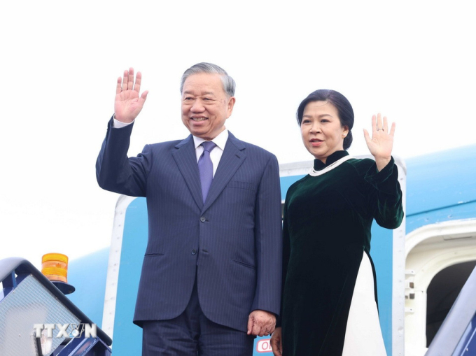 Tổng Bí thư Tô Lâm và phu nhân rời thủ đô London về nước ngày 30/10. Ảnh: TTXVN