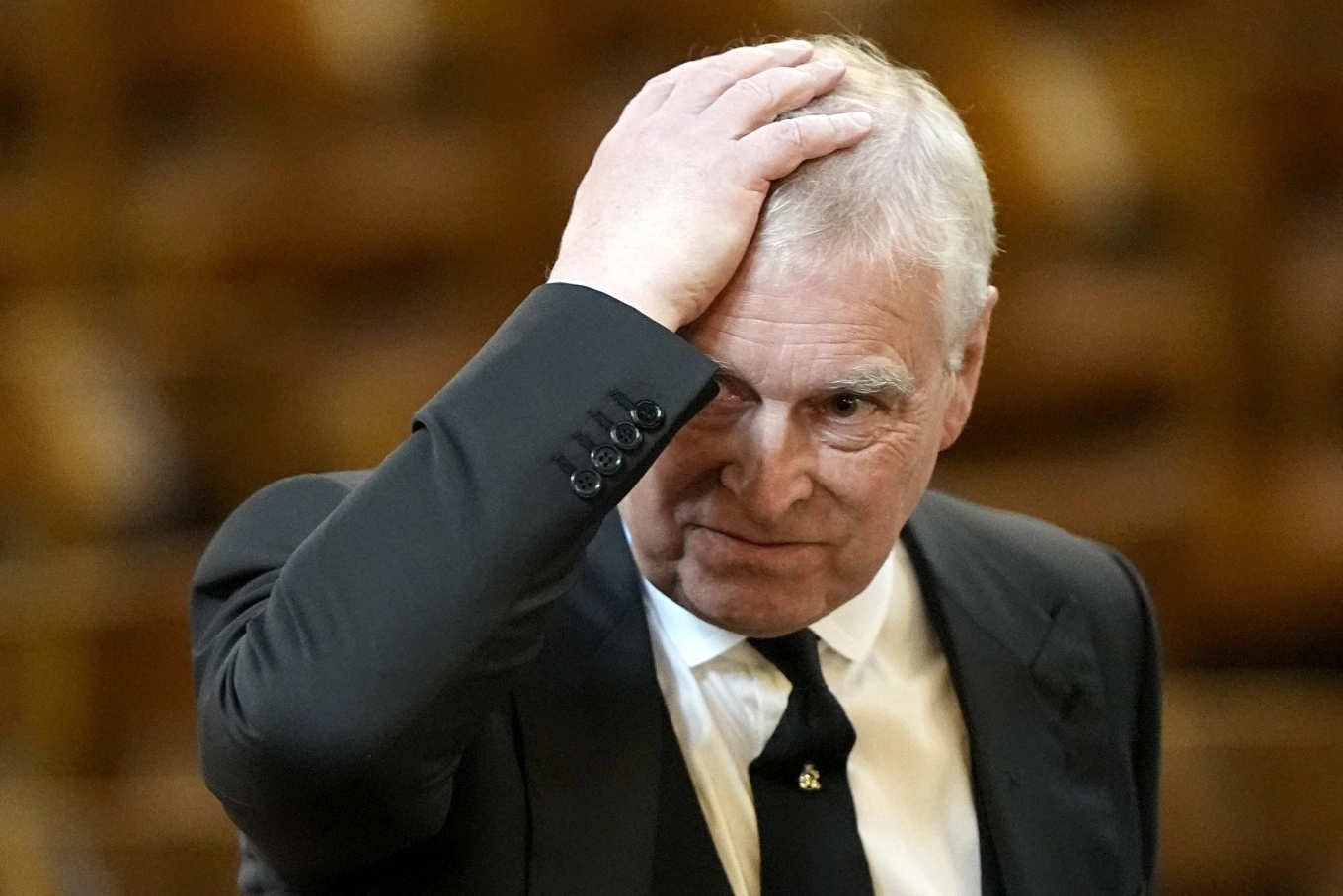 Vua Charles bỏ tước hiệu hoàng gia của Hoàng tử Andrew - Báo VnExpress