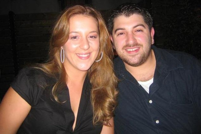 Simeonette Mapes (trái) và Jonathan Crupi. Ảnh: Oxygen