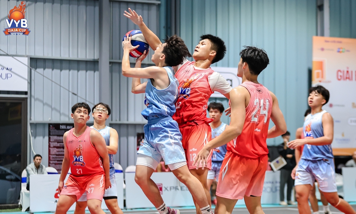 Rượt đuổi tỷ số ở ngày hai Giải Bóng rổ Trẻ VnExpress 2025