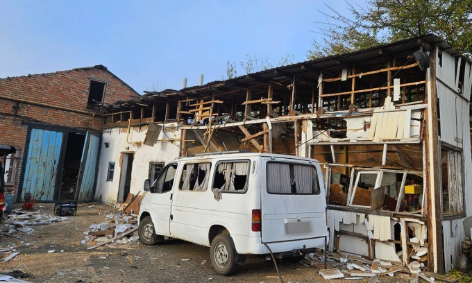 Hiện trường vụ tập kích UAV Nga vào thành phố Mykolaiv hôm 3/11. Ảnh: Văn phòng Tỉnh trưởng Mykolaiv