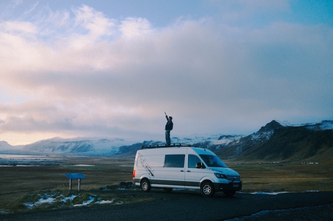 Khoai Lang Thang khám phá châu Âu bằng nhà xe di động. Ảnh: NVCC