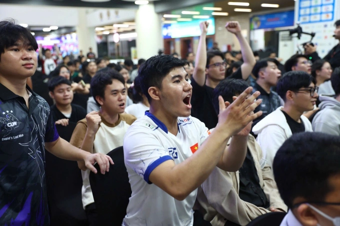 Khán giả cổ vũ tại chung kết VMC 2025. Ảnh: VMC