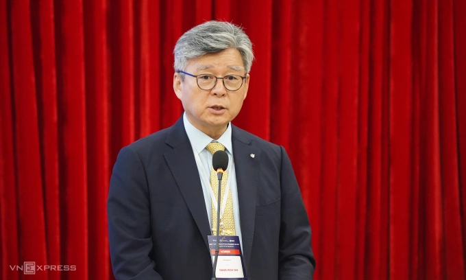 Chủ tịch Viện Khoa học và Công nghệ Hàn Quốc Oh Sang Rok tại hội thảo. Ảnh: Lưu Quý