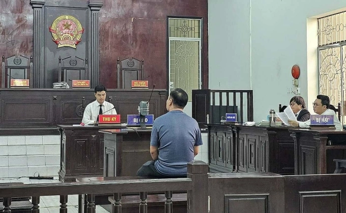 Ông Nguyễn Hoàng Khanh được cho tại ngoại trong quá trình điều tra và tại tòa hôm nay. Ảnh: Anh Vũ