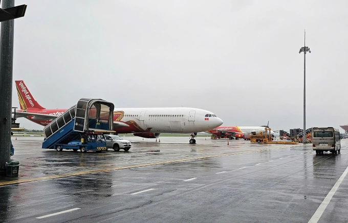 Các sân bay được Cục Hàng không VN yêu cầu có biện pháp phòng chống bão. Ảnh: Phương Linh