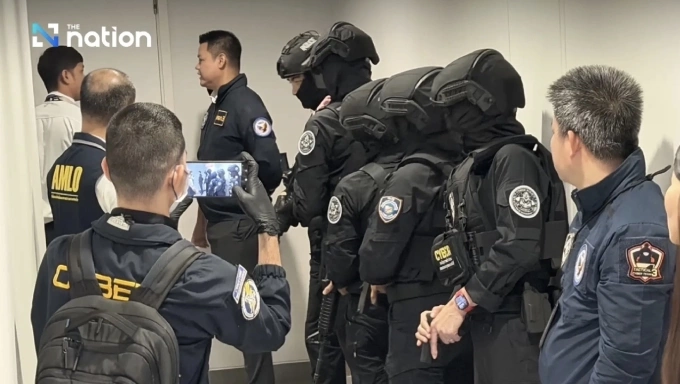 Cảnh sát Thái Lan lục soát một địa điểm liên quan tài phiệt Campuchia Ly Yong Phat. Ảnh: Nation