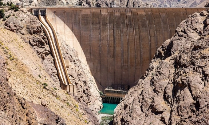 Đập Amir Kabir trên dãy núi Alborz phía bắc Iran hôm 1/6. Ảnh: AFP