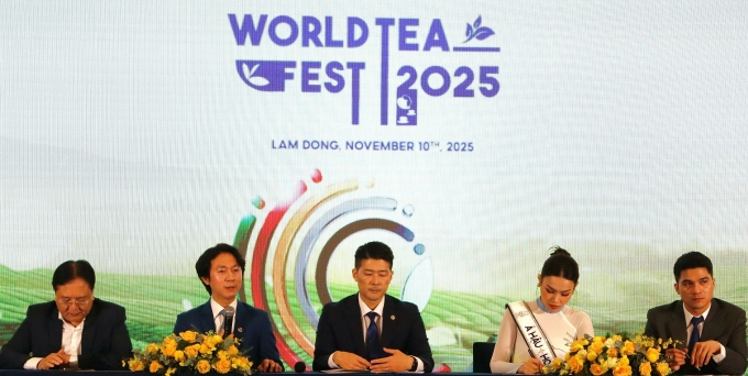 Đại diện Ban tổ chức lễ hội trà quốc tế 2025 tại buổi họp báo, chiều 10/11. Ảnh: Việt Quốc
