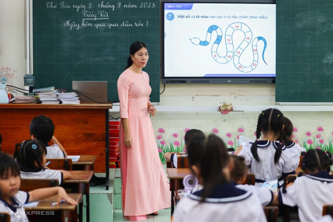 Học sinh trường tiểu học Bùi Văn Mới, phường Phước Long, TP HCM, trong buổi học tháng 9/2025. Ảnh: Quỳnh Trần