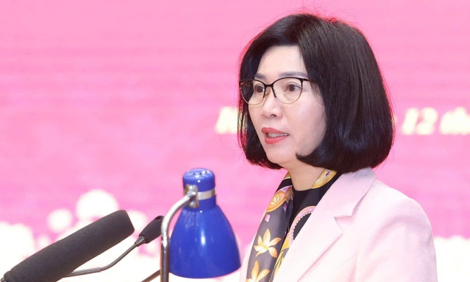 Phó Chủ tịch Thường trực HĐND TP Hà Nội Phùng Thị Hồng Hà tại hội nghị Thành ủy ngày 12/11. Ảnh: Hoàng Phong