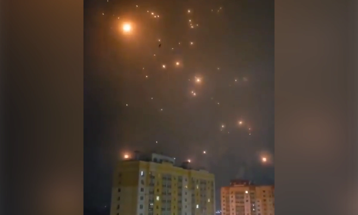 Mảnh vỡ UAV rơi như mưa sao băng xuống thành phố Nga